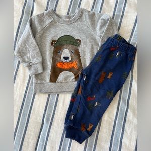 Carter’s matching Bear set